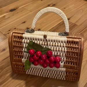 Vintage wicker handbag two-tone in excellent condition